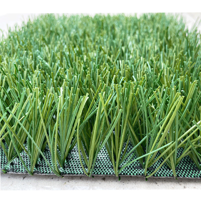 จีน พรมหญ้าเทียม Green Cesped Lawn 13000Detex PP Leno Backing ผู้ผลิต