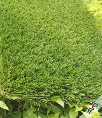 จีน หญ้าเทียมกลางแจ้งความทนทานสูง 13400Dtex รับประกัน 5 - 6 ปี ผู้ผลิต