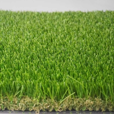 จีน พรมปูพื้นหญ้าเทียมสีเขียวกลางแจ้งสนามหญ้าเทียมสังเคราะห์สำหรับสวน ผู้ผลิต