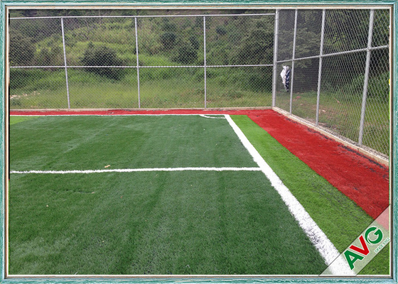 จีน หญ้าเทียม SGS ขนาด 50 มม. สำหรับสนามฟุตบอล / สนามฟุตบอลด้วยความรู้สึกเป็นธรรมชาติ ผู้ผลิต