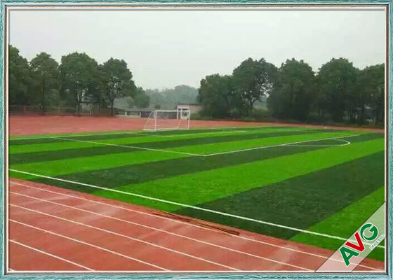 จีน สนามหญ้าประดิษฐ์ด้วยหญ้าเทียมแบบฟีฟ่ามาตรฐาน UV ต่อต้านการสึกหรอด้วย PE ผู้ผลิต