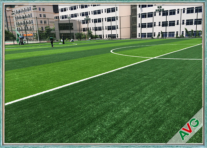 สนามฟุตบอลรูปทรงมะกอกฟุตบอลหญ้าเทียมป้องกันรังสี UV 2/4 / 5m ความกว้างม้วน 0